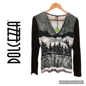 🆕 Gorgeous Fitted Top - Mountains 🏔 Size S 🏔🏔🏔